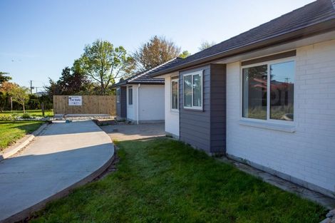 Photo of property in 10 Van Baarle Close, Carterton, 5713