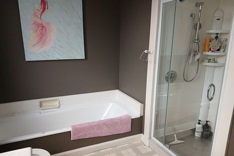 Photo of property in 52 Manapouri Crescent, Hokowhitu, Palmerston North, 4410