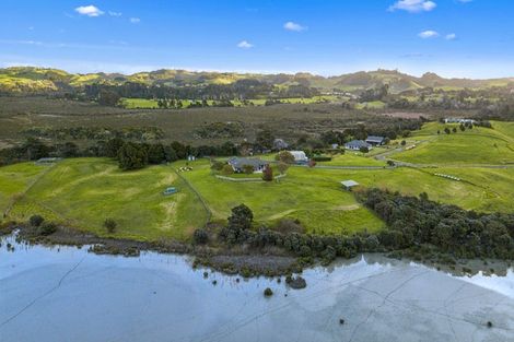 Photo of property in 68d Tuparekura Road, South Head, Helensville, 0874