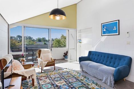 Photo of property in 21 Newbridge Place, Ilam, Christchurch, 8041