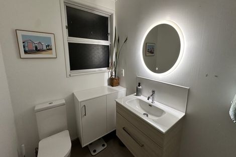 Photo of property in 2/111 Eskdale Road, Birkdale, Auckland, 0626