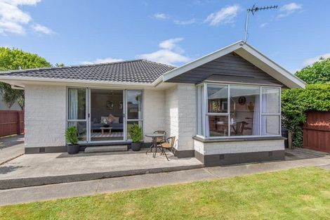 Photo of property in 2/149 Wairakei Road, Bryndwr, Christchurch, 8053