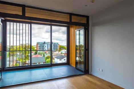 Photo of property in Frank Sargeson Apts, 402/80 Anzac Street, Takapuna, Auckland, 0622