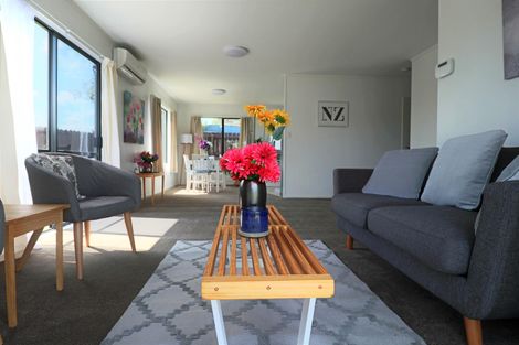 Photo of property in 34 Horlicks Place, Randwick Park, Auckland, 2105