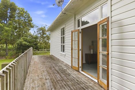 Photo of property in 225 Kuku Beach Road, Kuku, Manakau, 5570
