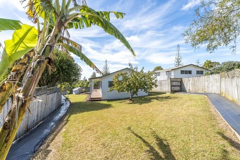 Photo of property in 5 Parrs Cross Road, Henderson, Auckland, 0612