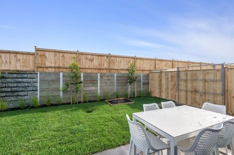 Photo of property in 12 Owen Chapman Drive, Red Beach, 0932