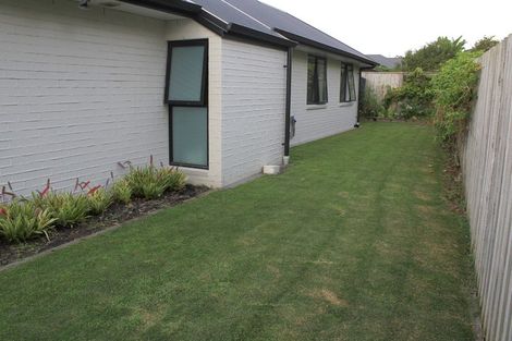 Photo of property in 18 Charlotte Drive, Omokoroa, 3114