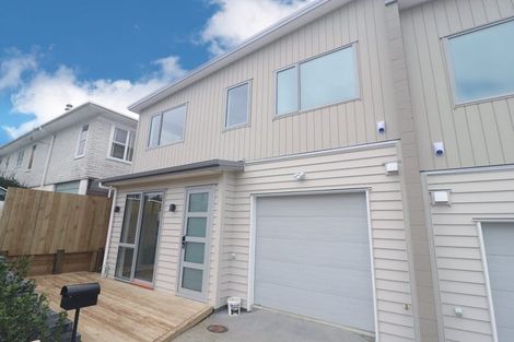 Photo of property in 2a Crystal Avenue, Te Atatu South, Auckland, 0602