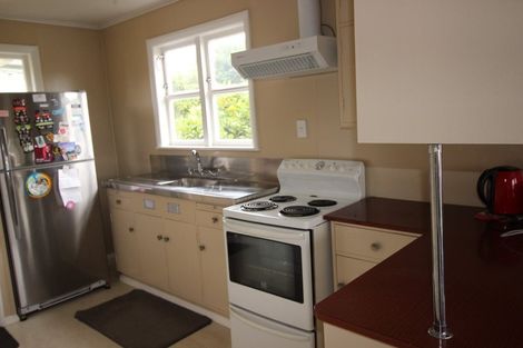 Photo of property in 80a Wikiriwhi Crescent, Awapuni, Palmerston North, 4412