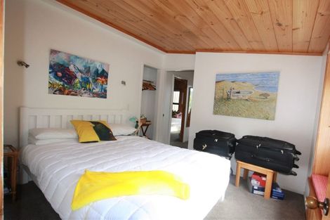 Photo of property in 8 Oxford Terrace, Coromandel, 3506