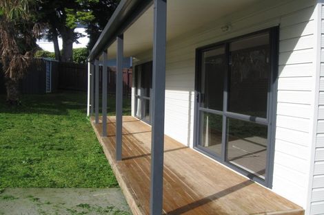 Photo of property in 21a Lantana Road, Green Bay, Auckland, 0604