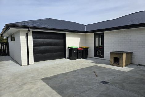 Photo of property in 2 Valour Drive, Rangiora, 7400