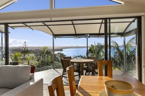 Photo of property in 64 Vipond Road, Stanmore Bay, Whangaparaoa, 0932