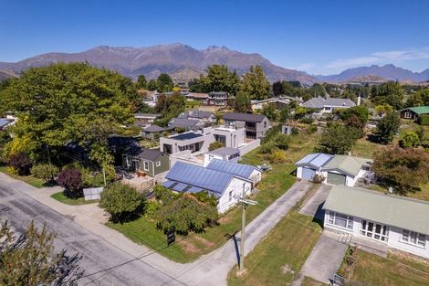 Photo of property in 16 Caernarvon Street, Arrowtown, 9302