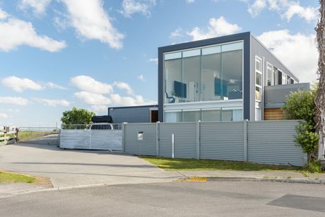 Photo of property in 1340 Papamoa Beach Road, Papamoa Beach, Papamoa, 3118