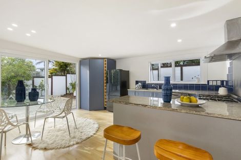 Photo of property in 25 Marsh Avenue, Forrest Hill, Auckland, 0620