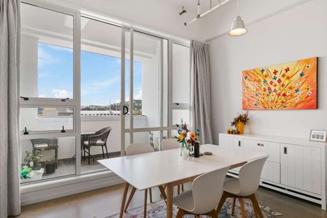 Photo of property in Stadium Garden Flats, 314/107 Thorndon Quay, Pipitea, Wellington, 6011