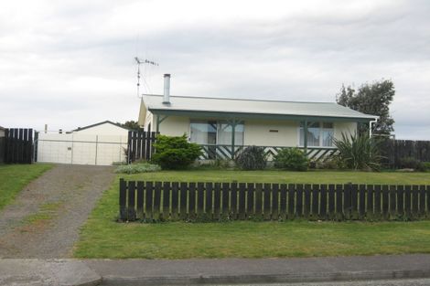 Photo of property in 8 Takitimu Street, Waitarere Beach, Levin, 5510