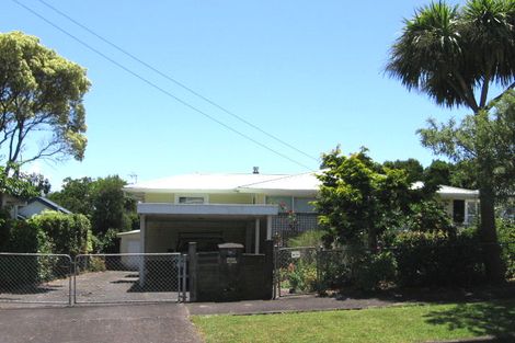 Photo of property in 6 Keats Place, Blockhouse Bay, Auckland, 0600
