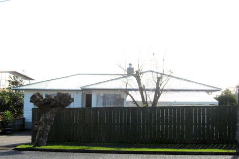 Photo of property in 2/14 Grande Vue Road, Manurewa, Auckland, 2102