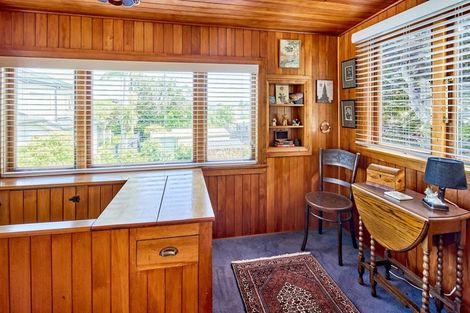 Photo of property in 25 Mahoe Street, Eastbourne, Lower Hutt, 5013