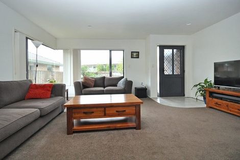 Photo of property in 11a Carnoustie Drive, Wattle Downs, Auckland, 2103