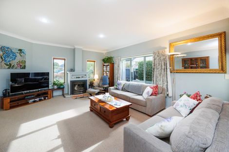 Photo of property in 25 Pirie Street, Palmerston North, 4410
