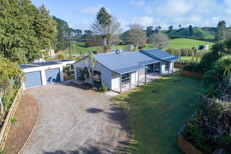 Photo of property in 254 Cross Road, Te Popo, Stratford, 4394