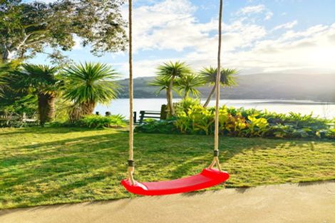 Photo of property in 12 Bayview Crescent, Duvauchelle, 7581