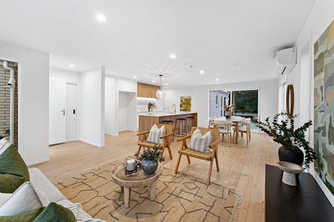 Photo of property in 21 Tahuna Minhinnick Drive, Glenbrook, 2681