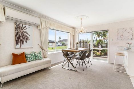 Photo of property in 93 Westerham Drive, Dannemora, Auckland, 2016