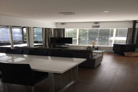 Photo of property in 38 Marlborough Avenue, Glenfield, Auckland, 0629