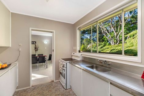 Photo of property in 203 Woodlands Park Road, Titirangi, Auckland, 0604