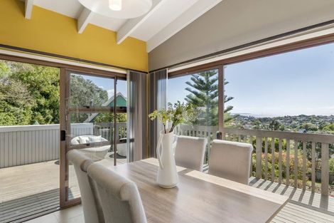 Photo of property in 9 Malters Place, Browns Bay, Auckland, 0630