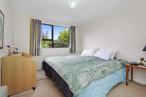 Photo of property in 78 Victory Crescent, Tawa, Wellington, 5028