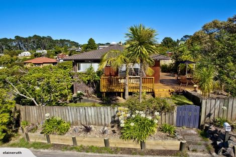 Photo of property in 1/5 Pullum Street, Birkenhead, Auckland, 0626