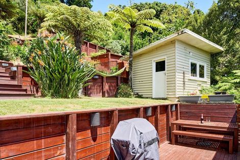 Photo of property in 35 Walter Road, Lowry Bay, Lower Hutt, 5013