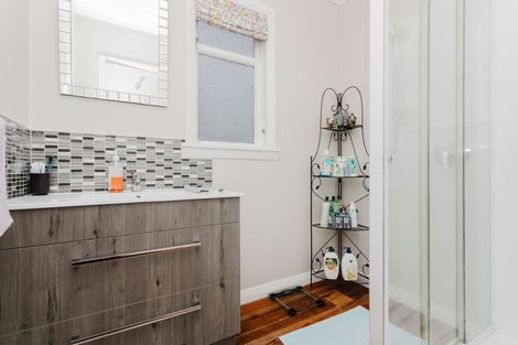 Photo of property in 68 Miller Street, Dannevirke, 4930