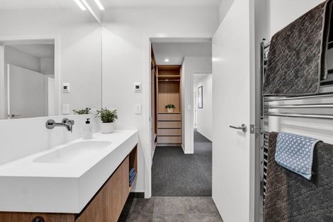 Photo of property in 7c Strandon Place, Strandon, New Plymouth, 4312