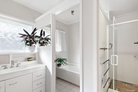 Photo of property in 20 Marywil Crescent, Hillcrest, Auckland, 0627