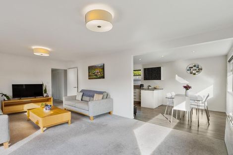 Photo of property in 3 Cam Place, Harewood, Christchurch, 8051