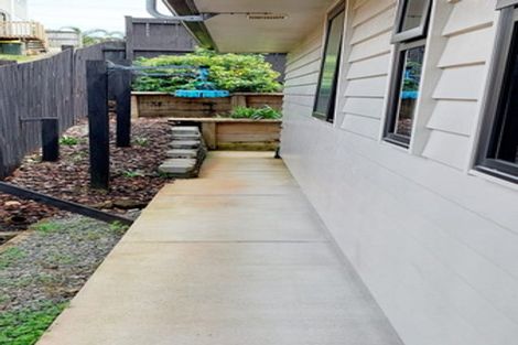 Photo of property in 59 Litten Road, Cockle Bay, Auckland, 2014