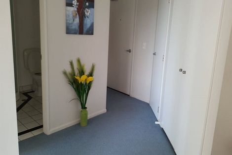 Photo of property in 5c/5 Kent Terrace, Mount Victoria, Wellington, 6011