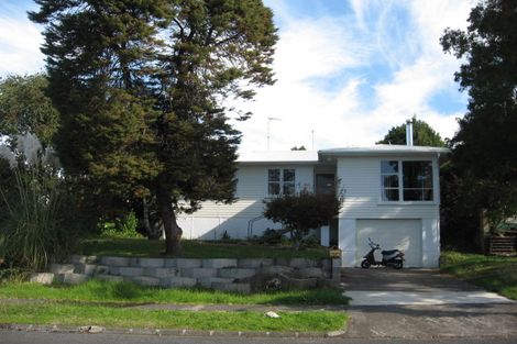 Photo of property in 54 Megan Avenue, Pakuranga Heights, Auckland, 2010