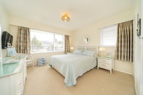 Photo of property in 5 Te Puni Grove, Elderslea, Upper Hutt, 5018