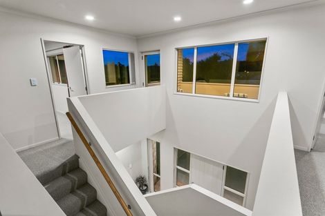 Photo of property in 18 Te Wharau Drive, Greenhithe, Auckland, 0632