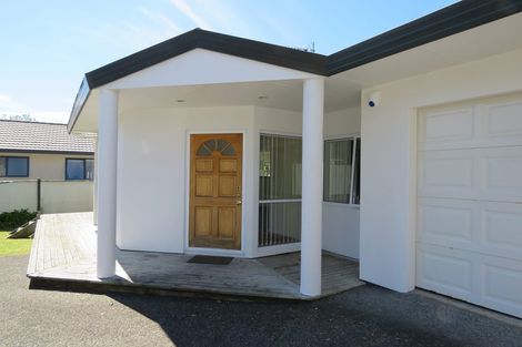 Photo of property in 299a Great North Road, Henderson, Auckland, 0612