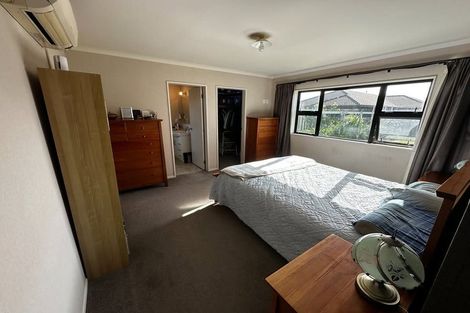 Photo of property in 24 Cleveland Heights, Kelvin Grove, Palmerston North, 4414