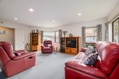 Photo of property in 15 Jelicich Court, Henderson, Auckland, 0612